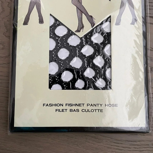 Music Legs Fashion Fishnet 100% Nylon Pantyhose Black Sz OS NWT - Picture 5 of 6